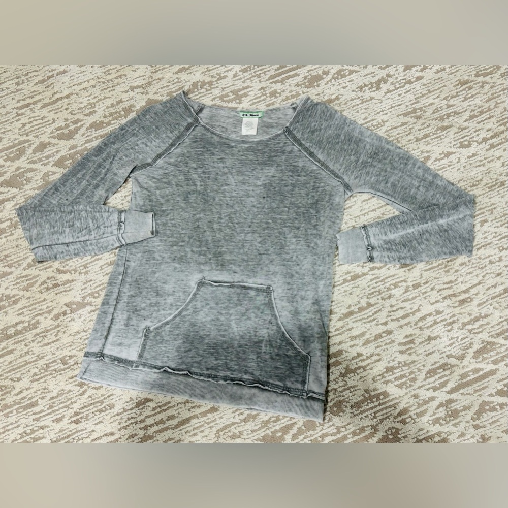 Burnt Out / Distressed Pullover.  Small - Picture 4 of 13